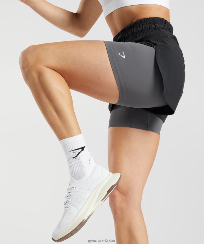 2'si 1 arada şortla koşu kadınlarGymshark siyah/siluet grisi 02H04840